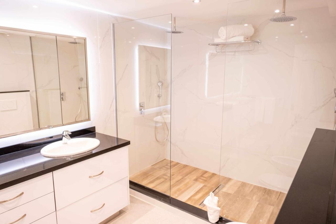 Luxury Apartments Sabi Waikiki Con Garaje Коральео Экстерьер фото