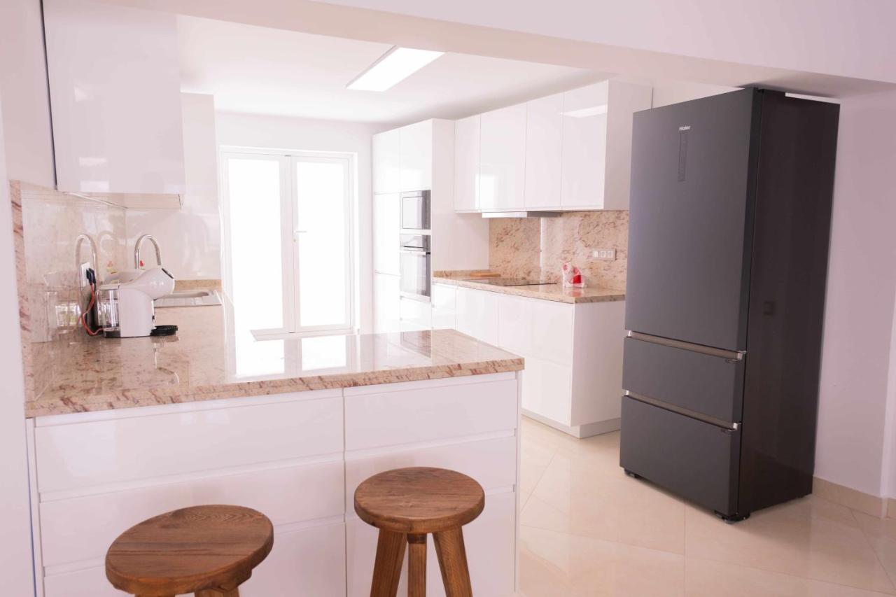 Luxury Apartments Sabi Waikiki Con Garaje Коральео Экстерьер фото